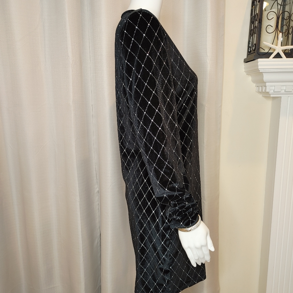 HIDEERPPY Mesh Insert Plaid Glitter/ Rhinestone Velvet Dress, Black Large - Picture 5 of 9